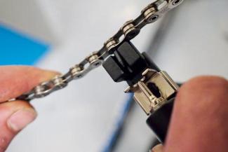 Replacing a bicycle chain