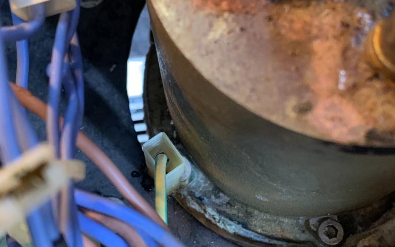Losschroeven van de boiler