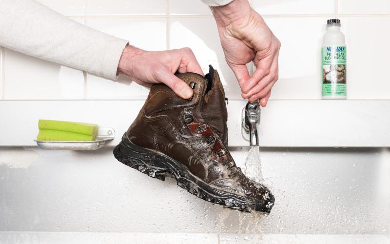 Cleaning the shoes