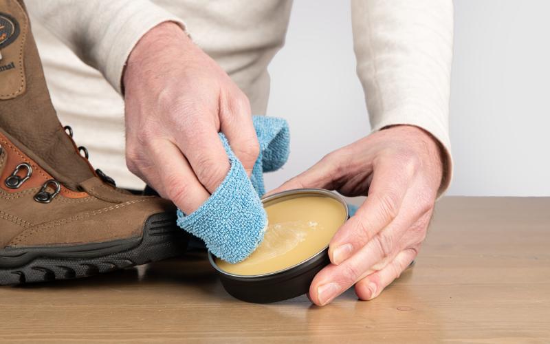 Application of the wax